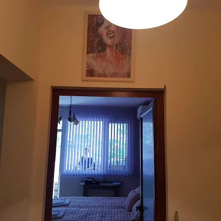 Vanessa 1 بلوفديف